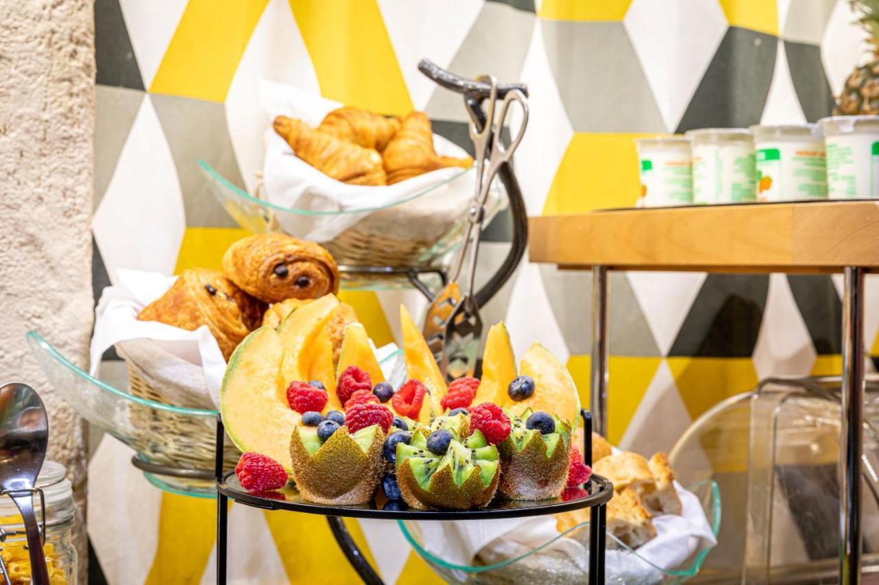 Romance Malesherbes By Patrick Hayat Hotel Parigi