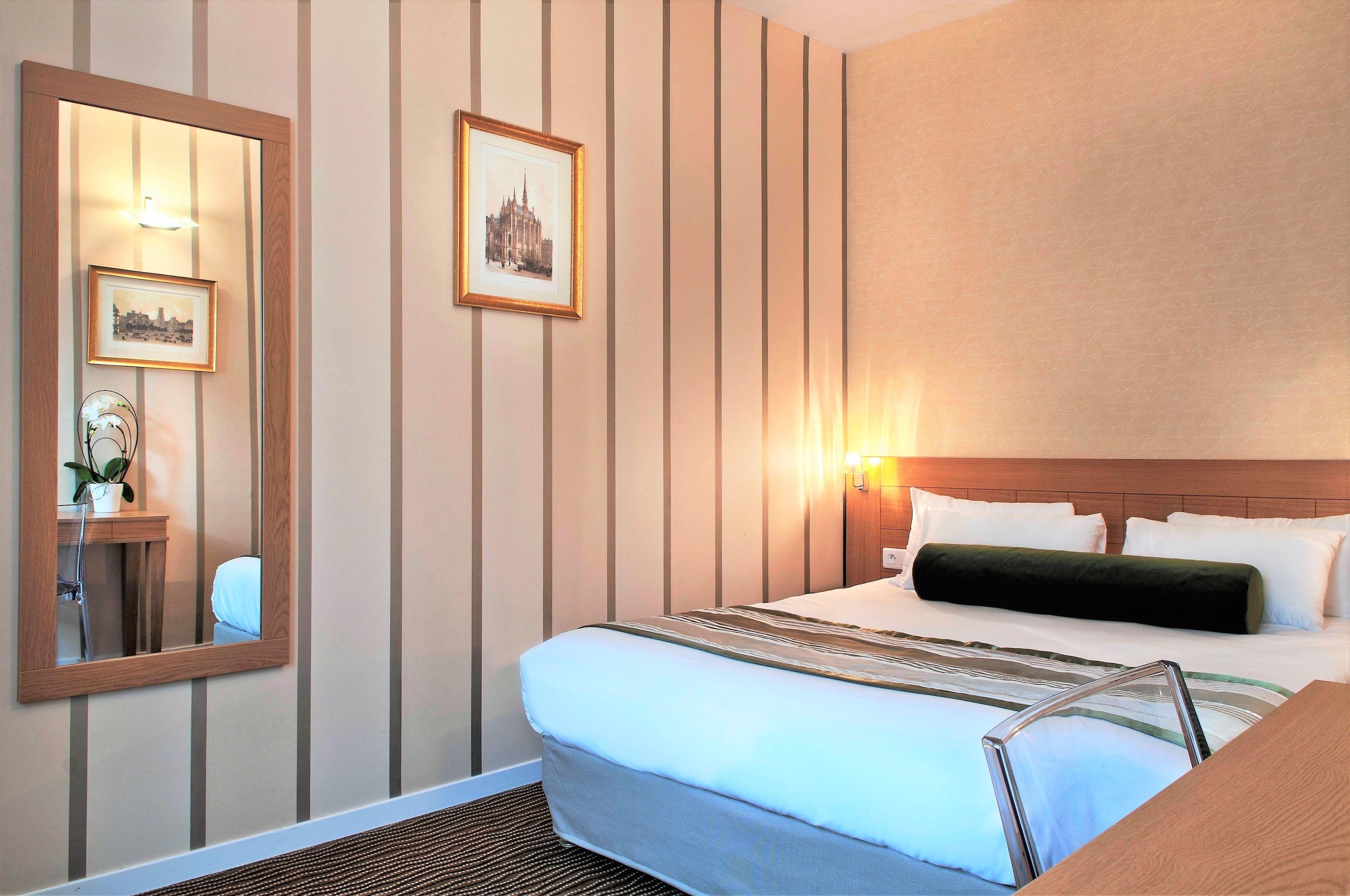 Hotel Romance Malesherbes By Patrick Hayat Parigi