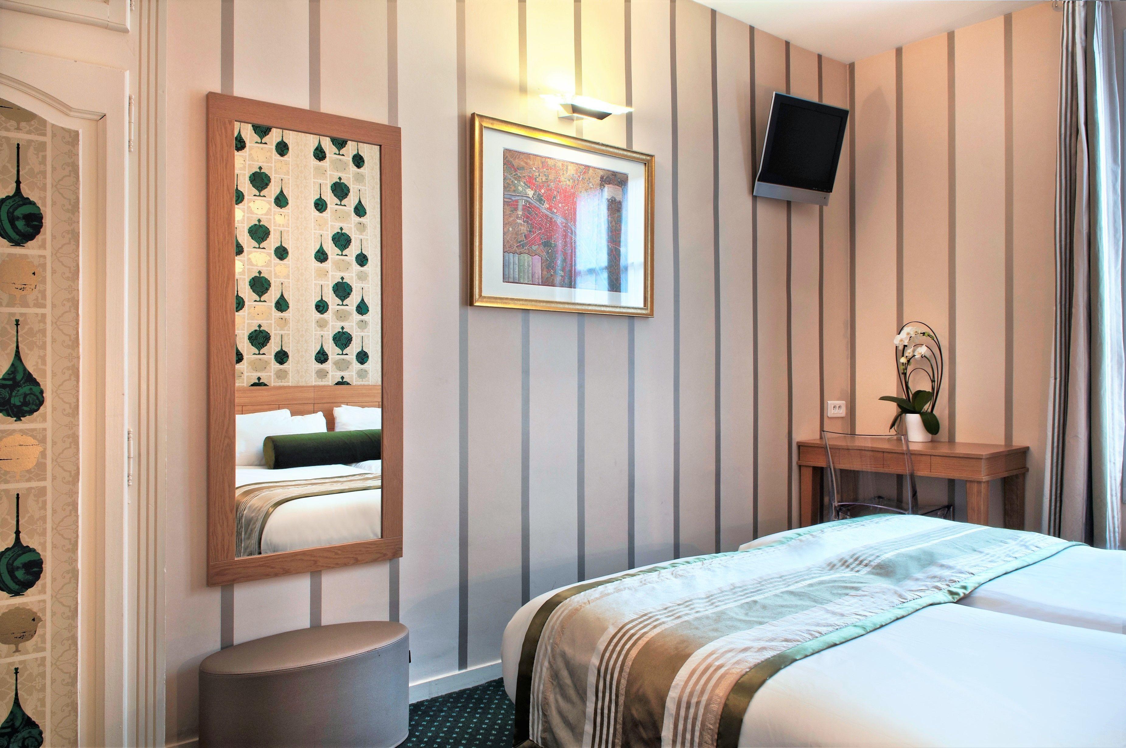 Hotel Romance Malesherbes By Patrick Hayat 3*