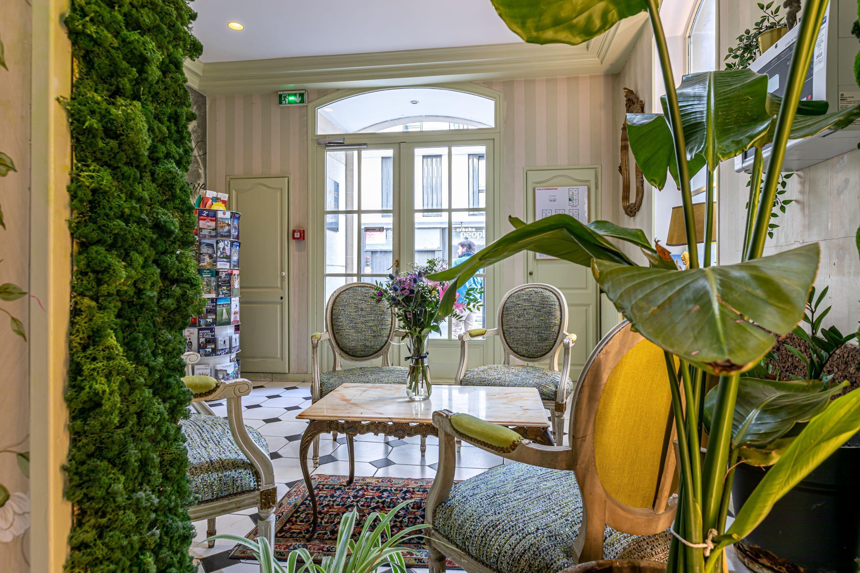 Romance Malesherbes By Patrick Hayat Hotel